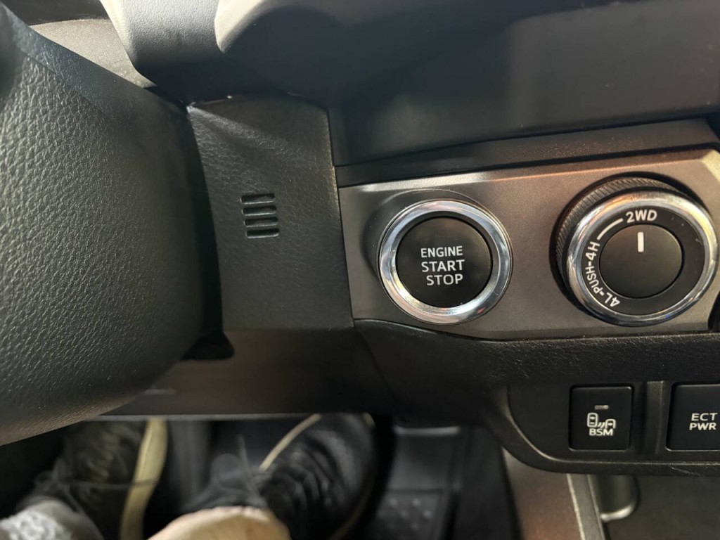 2019 Toyota Tacoma Image 18