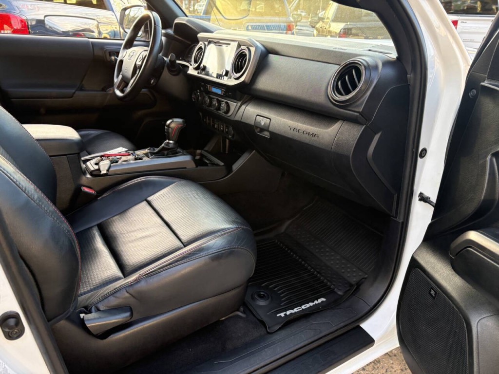 2019 Toyota Tacoma Image 28