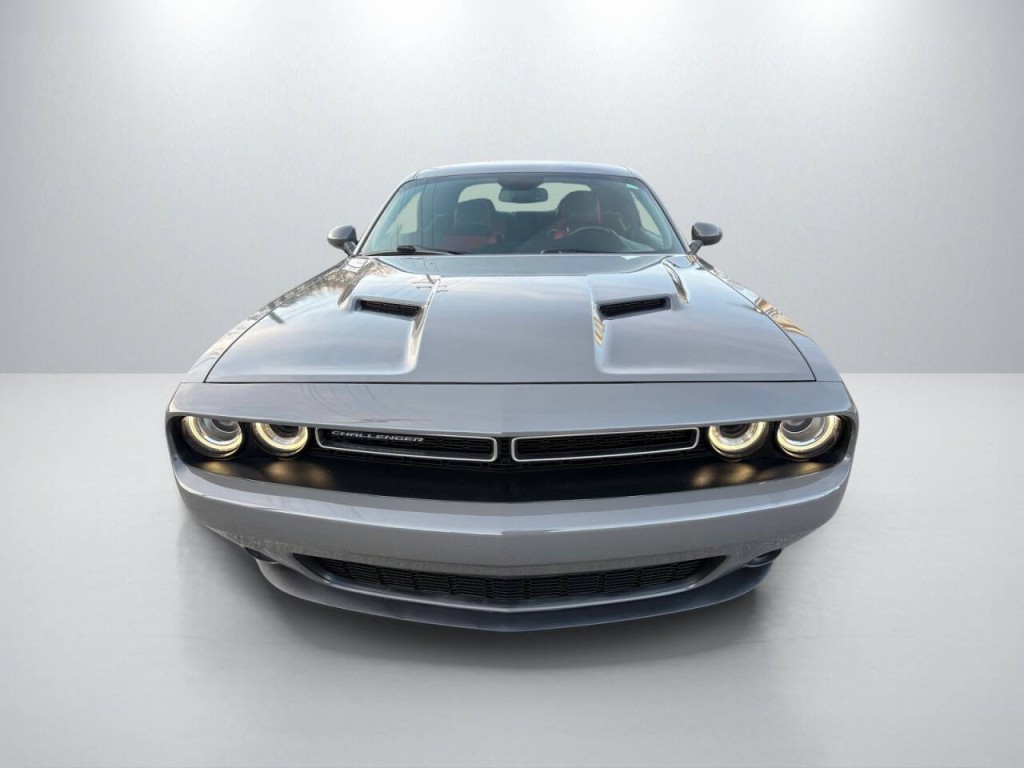 2018 Dodge Challenger Image 2