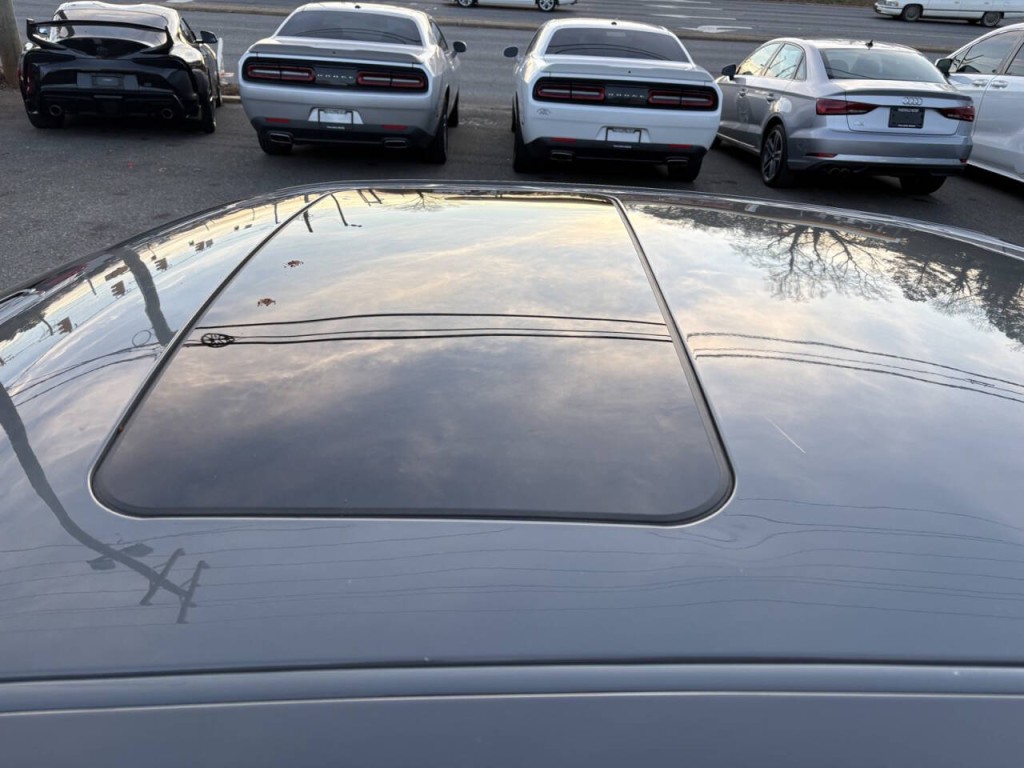 2018 Dodge Challenger Image 9