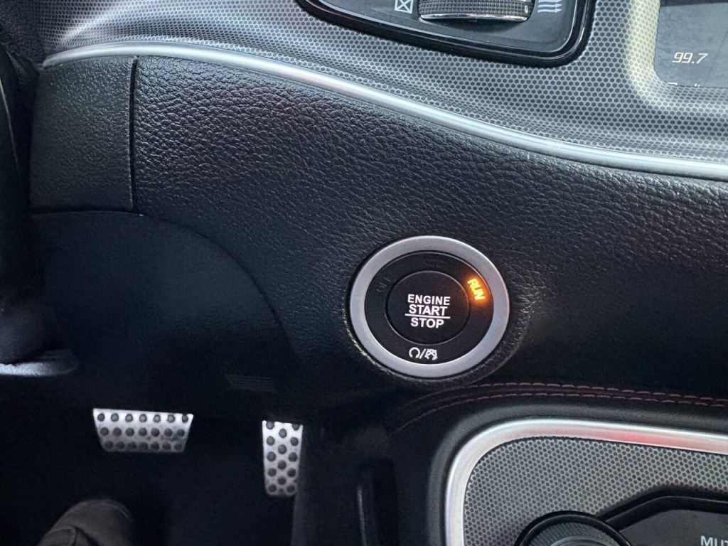 2018 Dodge Challenger Image 19