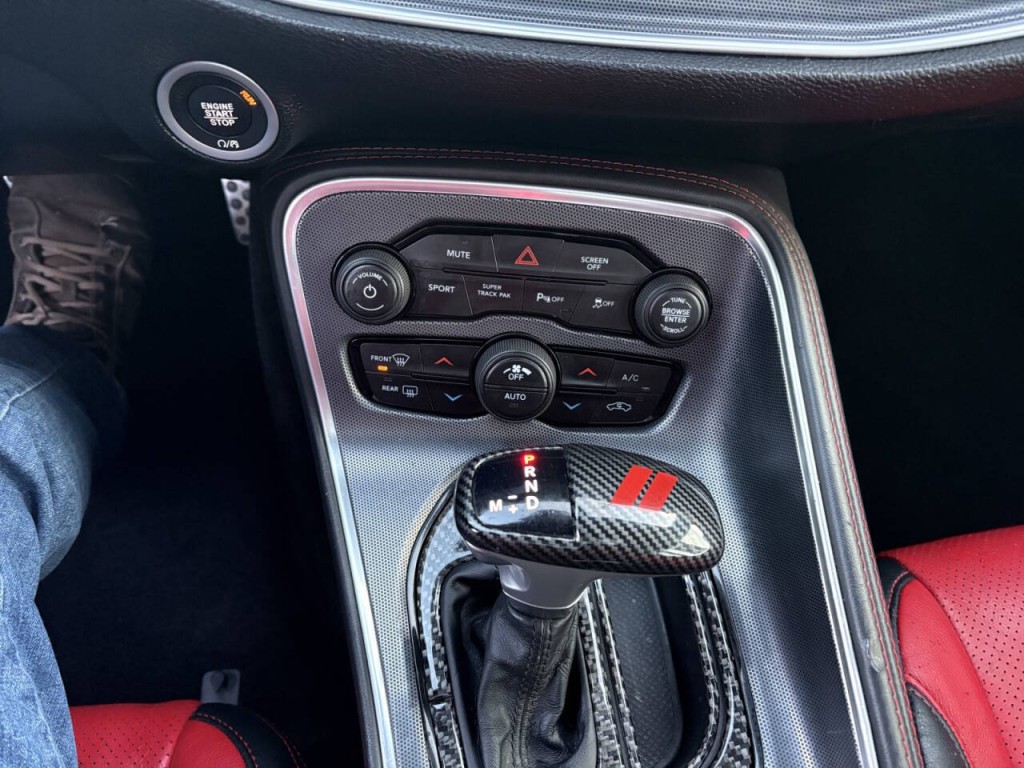 2018 Dodge Challenger Image 23