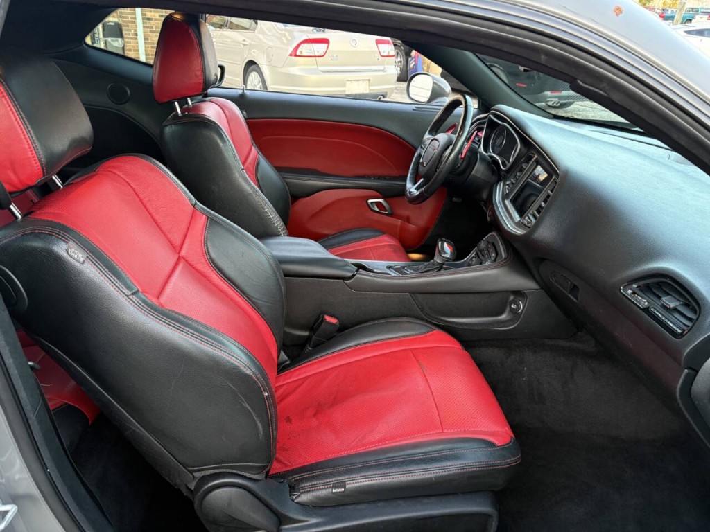2018 Dodge Challenger Image 27