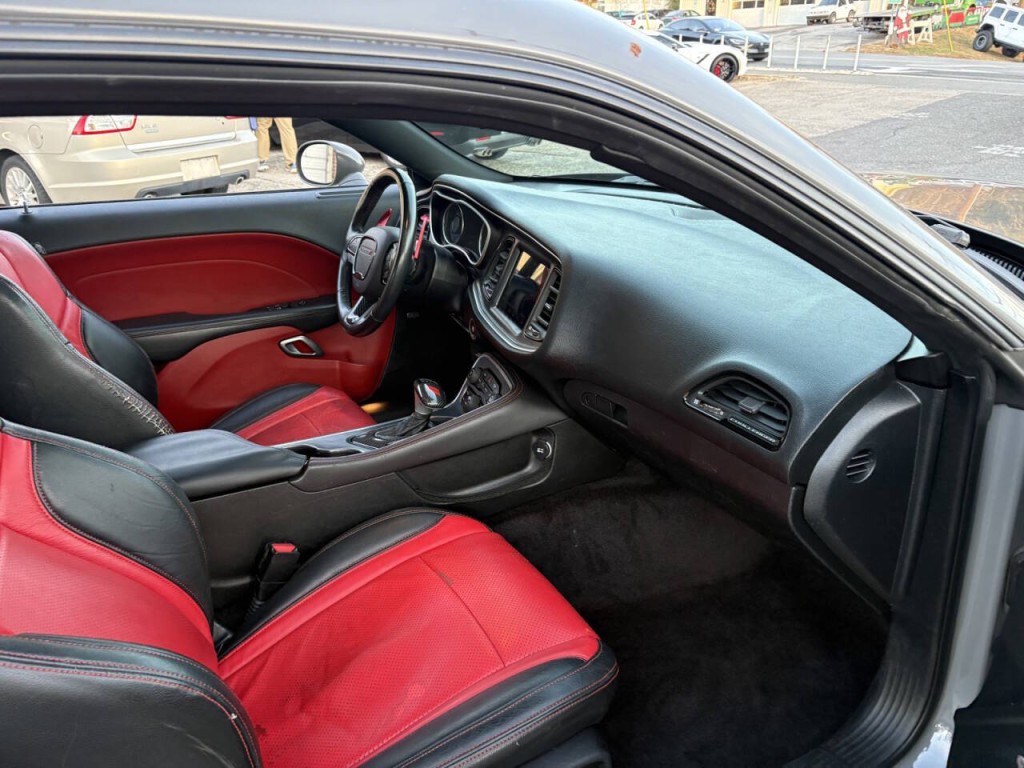 2018 Dodge Challenger Image 28