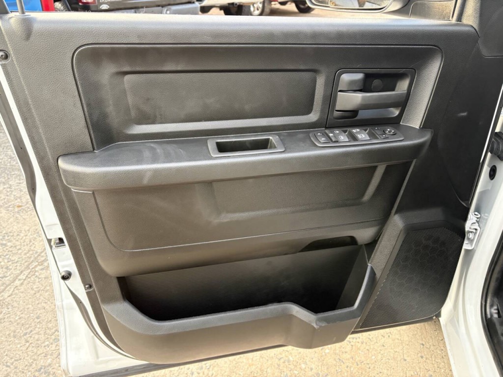 2023 RAM 1500 Image 9