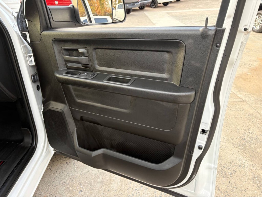 2023 RAM 1500 Image 25