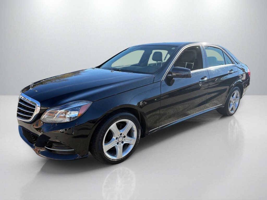 2016 Mercedes-Benz E-Class Image 3