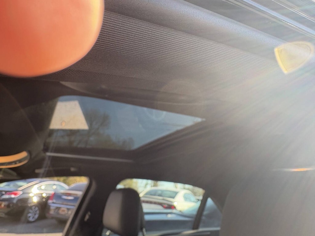 2016 Mercedes-Benz E-Class Image 10