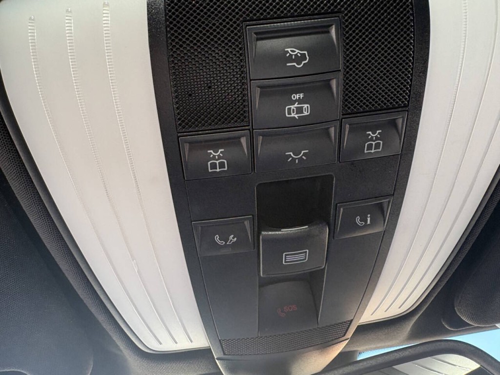 2016 Mercedes-Benz E-Class Image 22