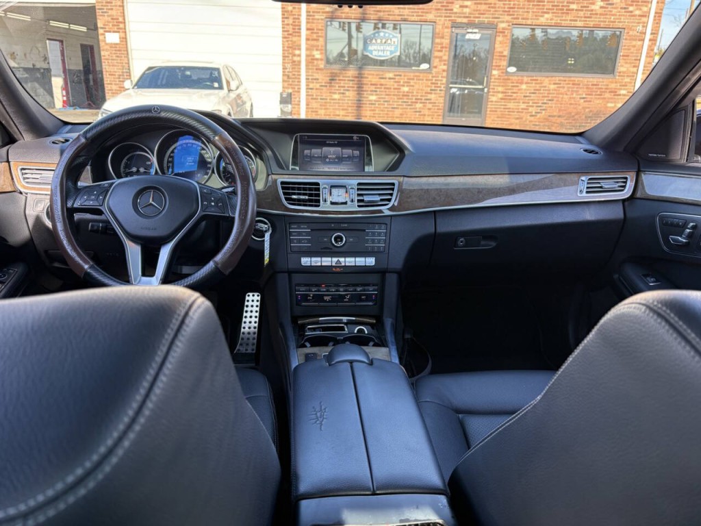 2016 Mercedes-Benz E-Class Image 23