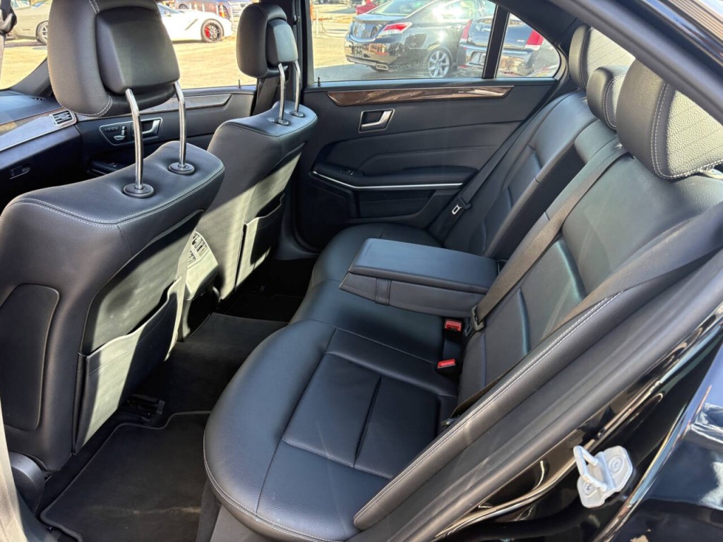 2016 Mercedes-Benz E-Class Image 25