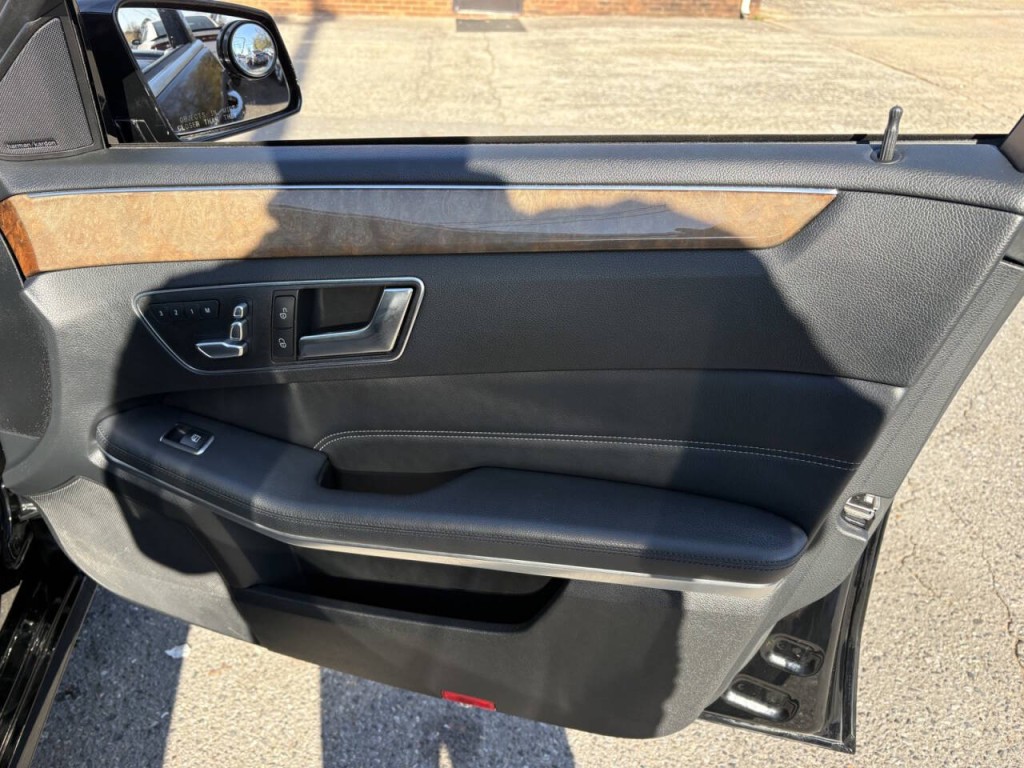 2016 Mercedes-Benz E-Class Image 27