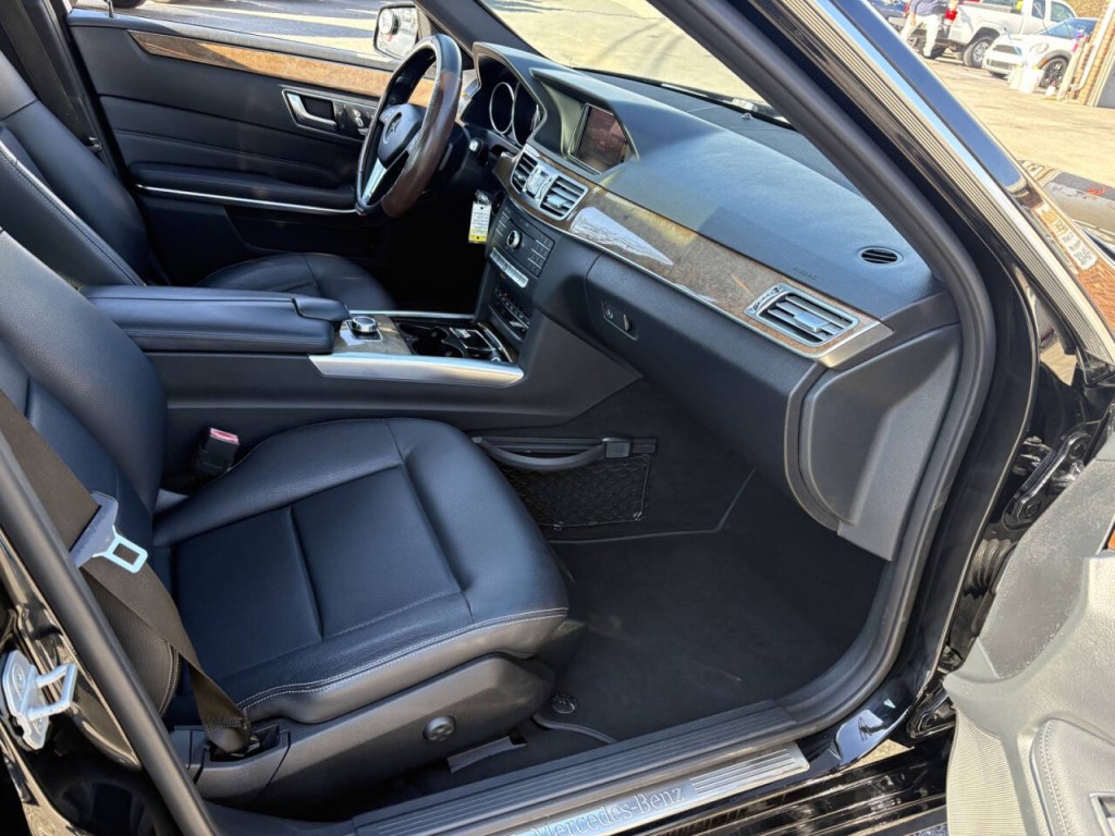 2016 Mercedes-Benz E-Class Image 29