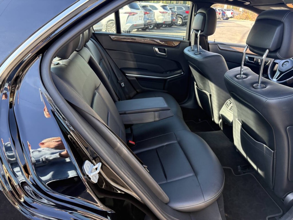 2016 Mercedes-Benz E-Class Image 31