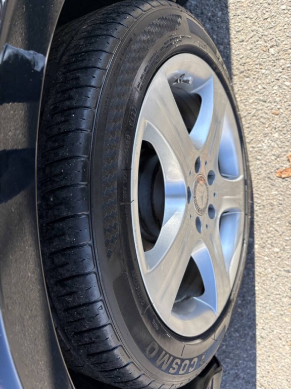 2016 Mercedes-Benz E-Class Image 36