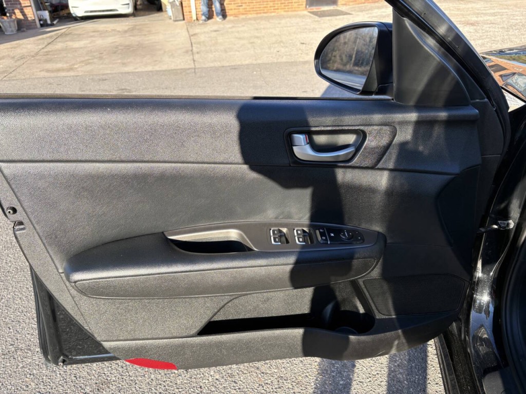 2019 Kia Optima Image 9