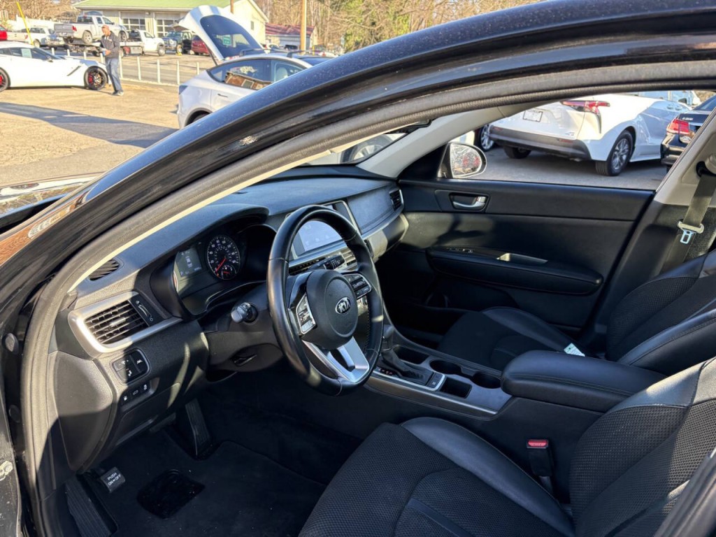 2019 Kia Optima Image 11