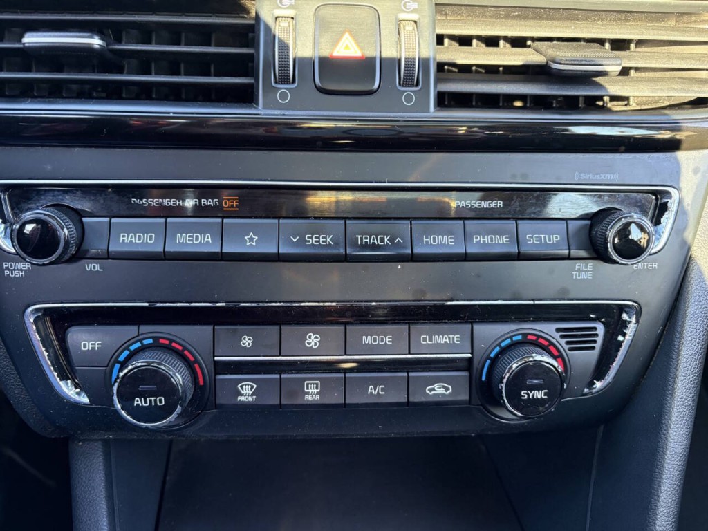 2019 Kia Optima Image 18