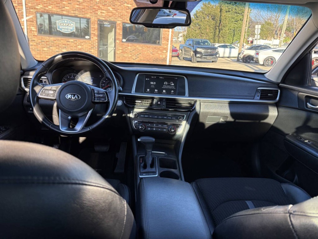 2019 Kia Optima Image 21