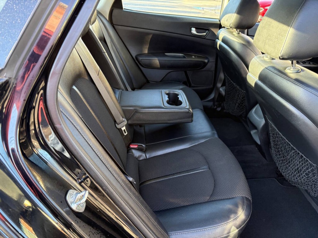 2019 Kia Optima Image 30