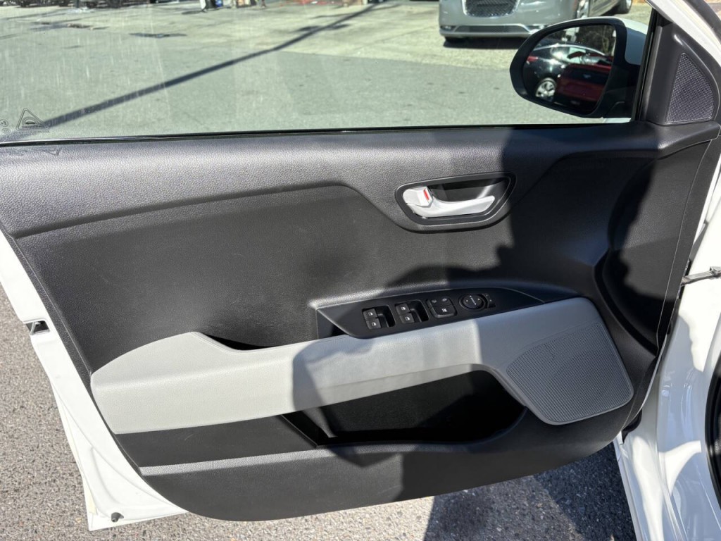 2018 Kia Rio Image 9