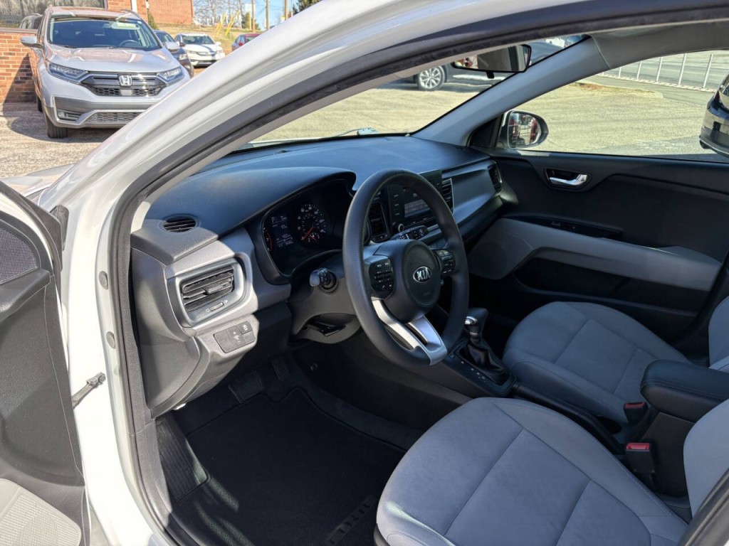 2018 Kia Rio Image 11