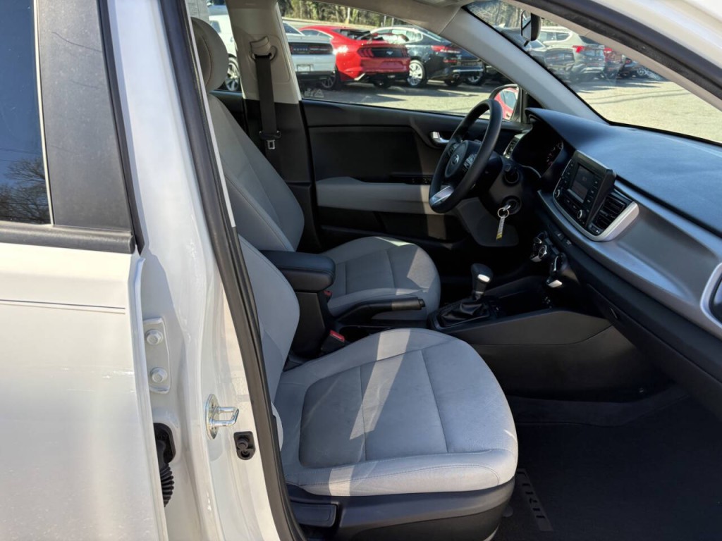 2018 Kia Rio Image 24