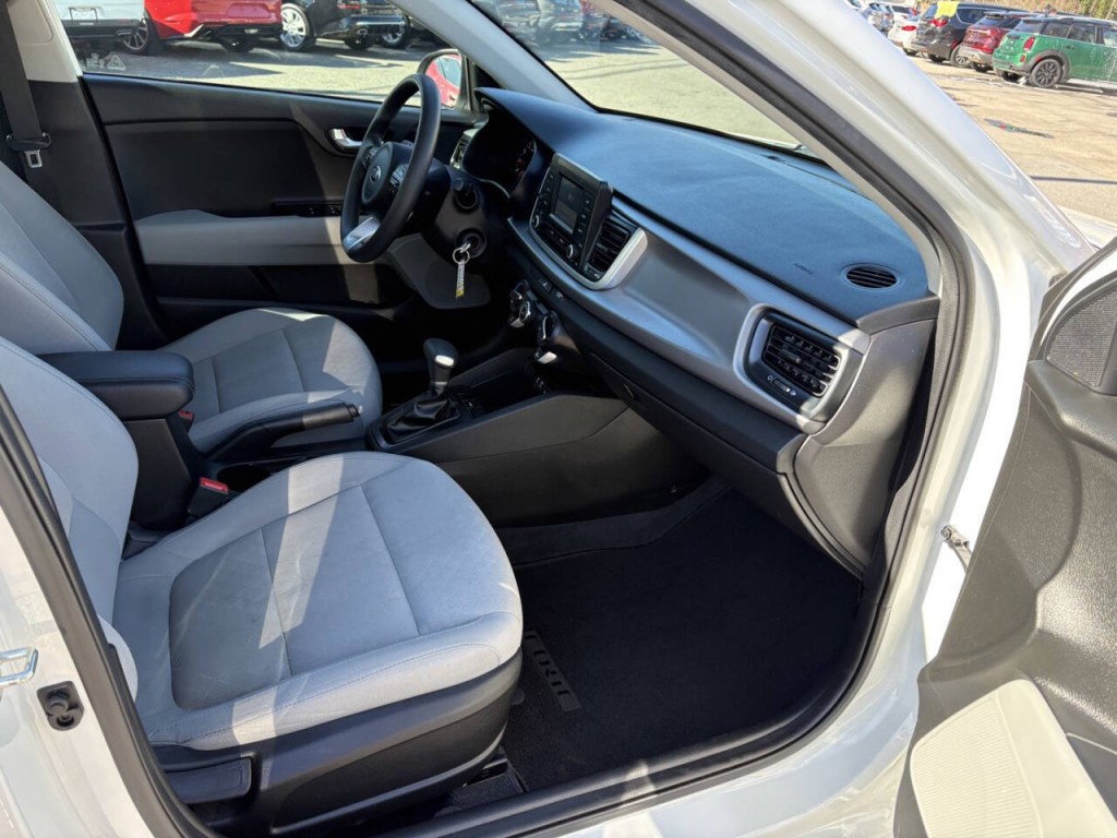 2018 Kia Rio Image 25