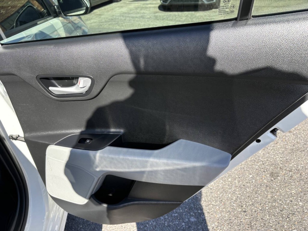 2018 Kia Rio Image 26