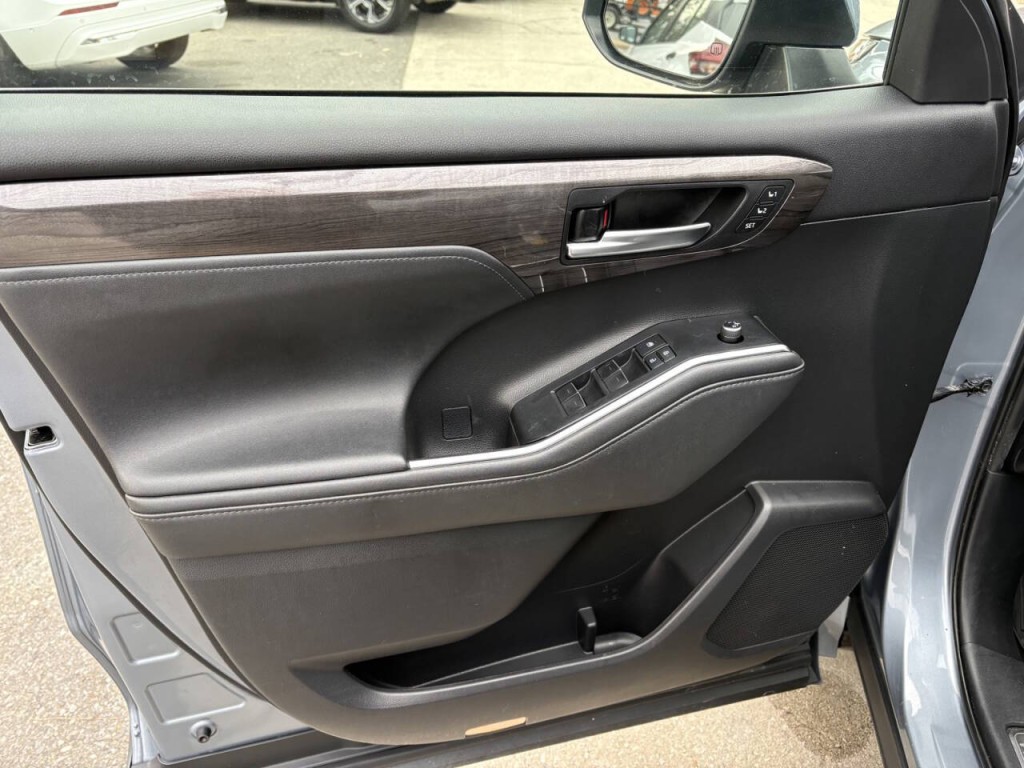 2021 Toyota Highlander Image 10
