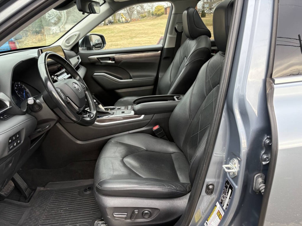 2021 Toyota Highlander Image 11