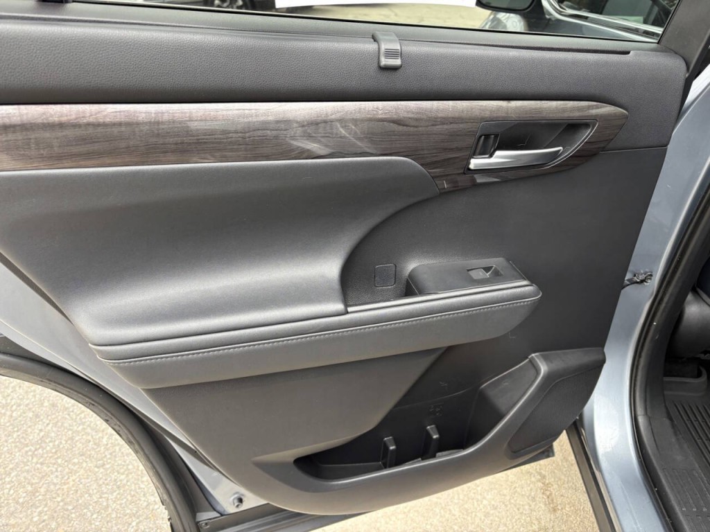 2021 Toyota Highlander Image 26
