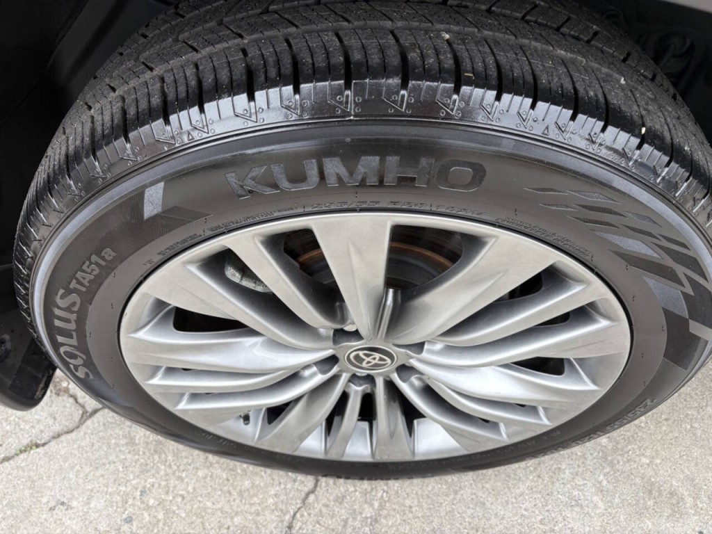 2021 Toyota Highlander Image 38