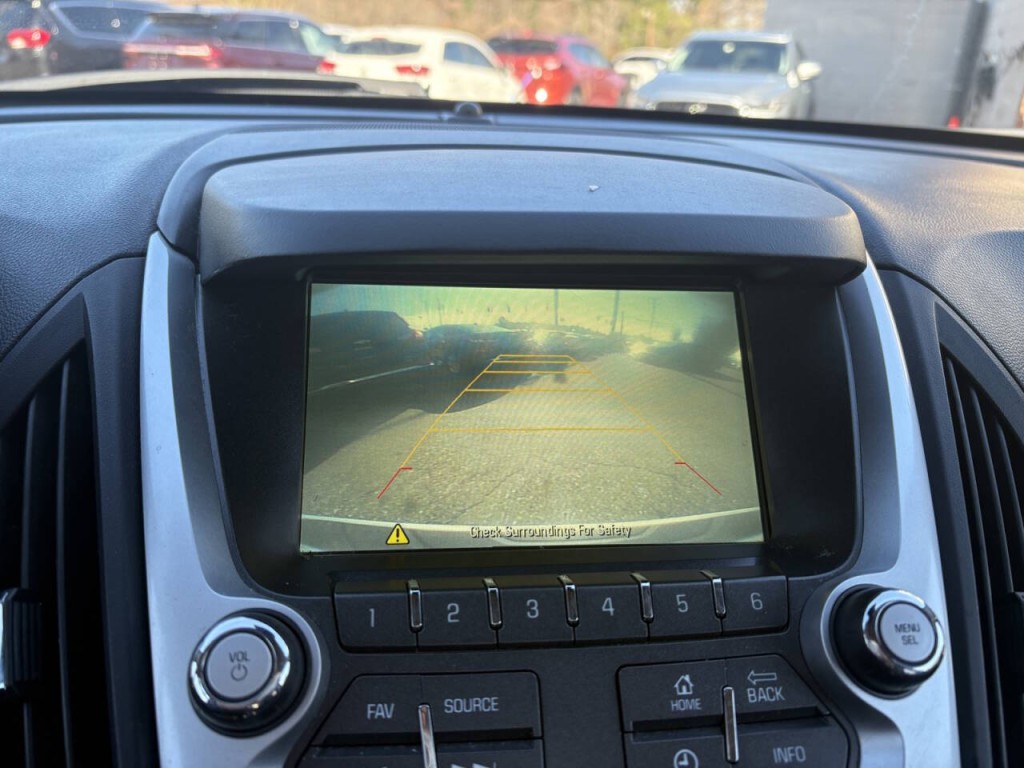 2017 Chevrolet Equinox Image 17