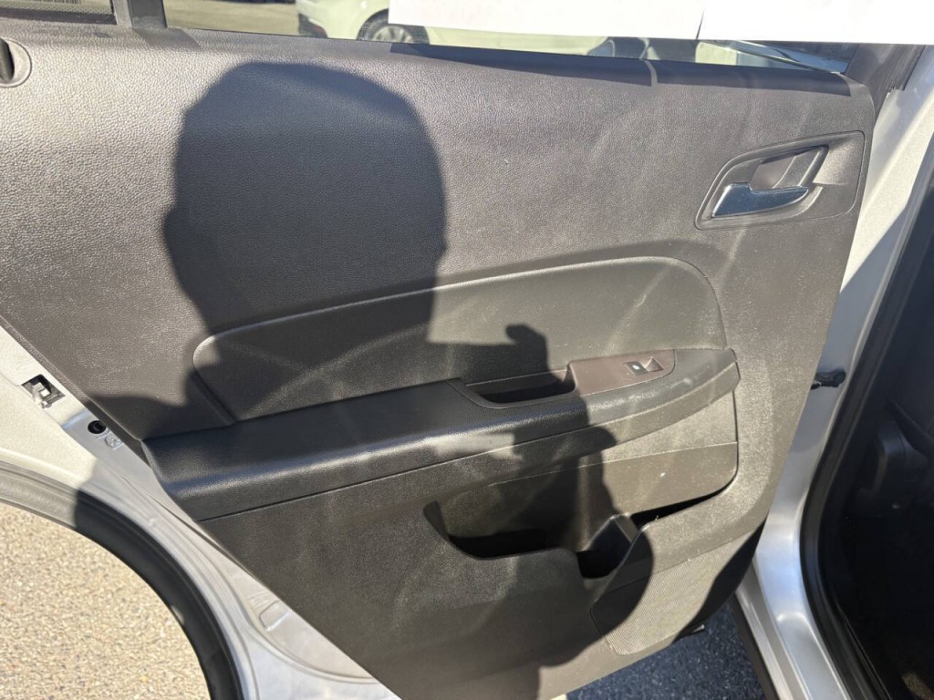 2017 Chevrolet Equinox Image 24