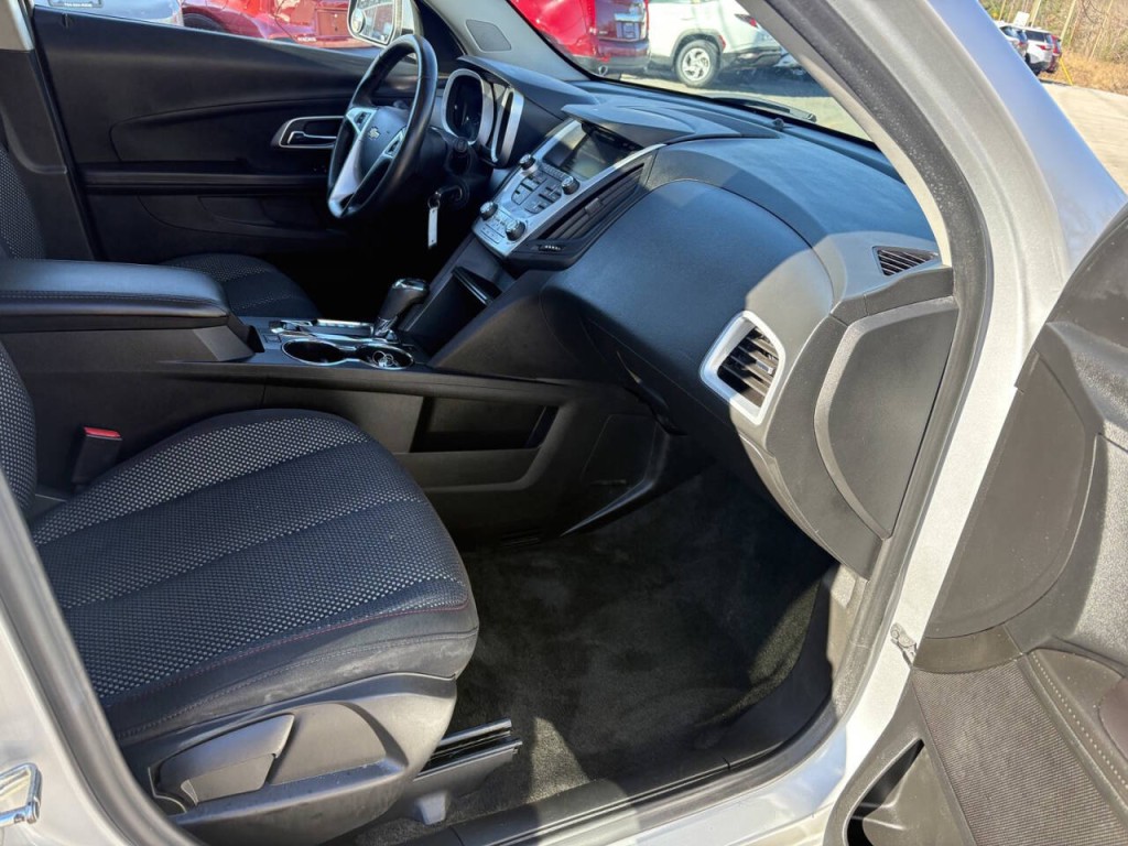 2017 Chevrolet Equinox Image 29