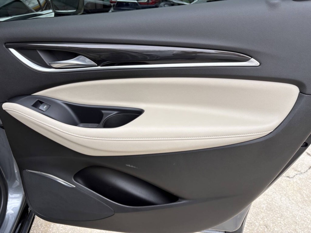 2020 Buick Enclave Image 31