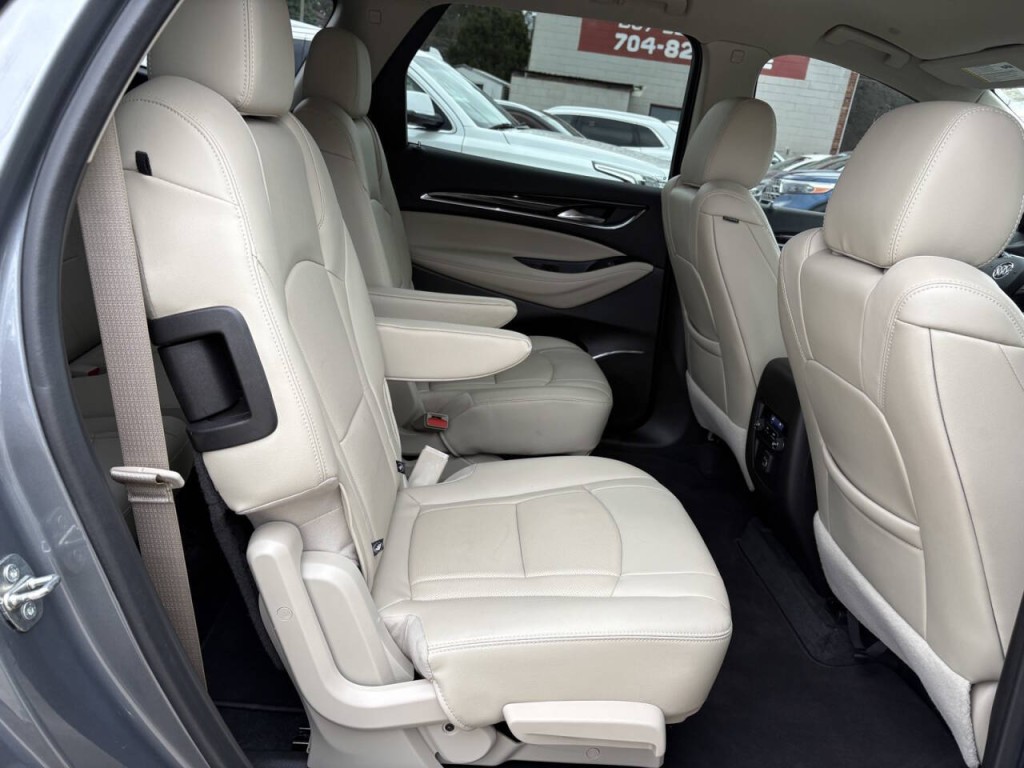 2020 Buick Enclave Image 32
