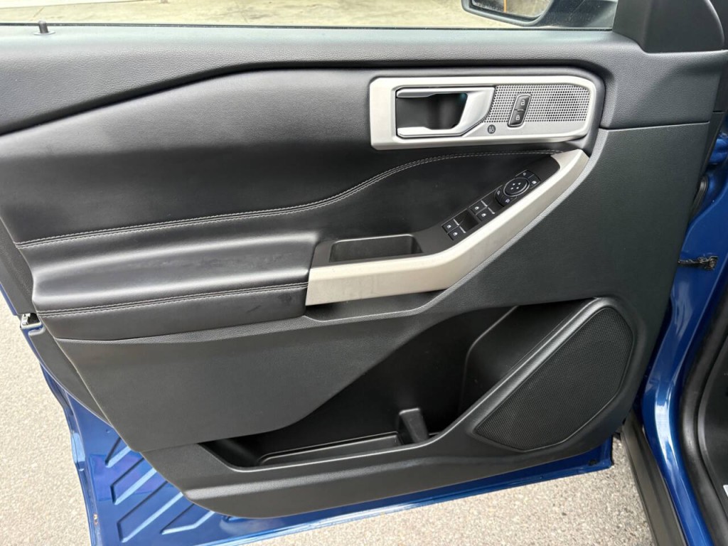 2023 Ford Explorer Image 9