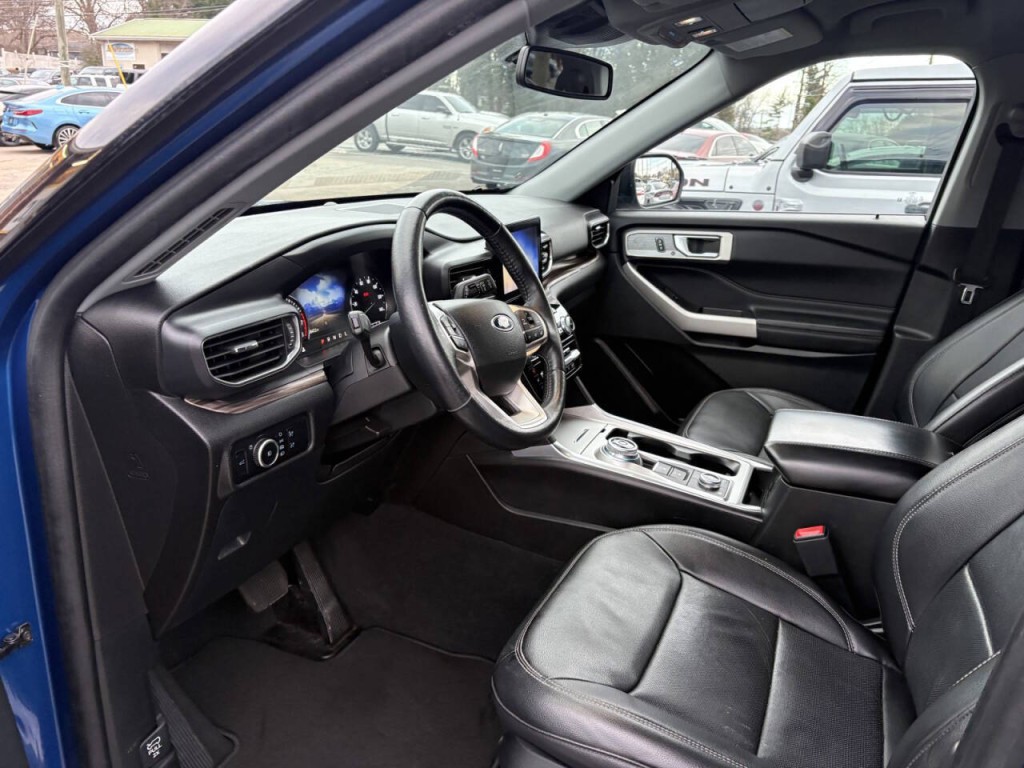 2023 Ford Explorer Image 11