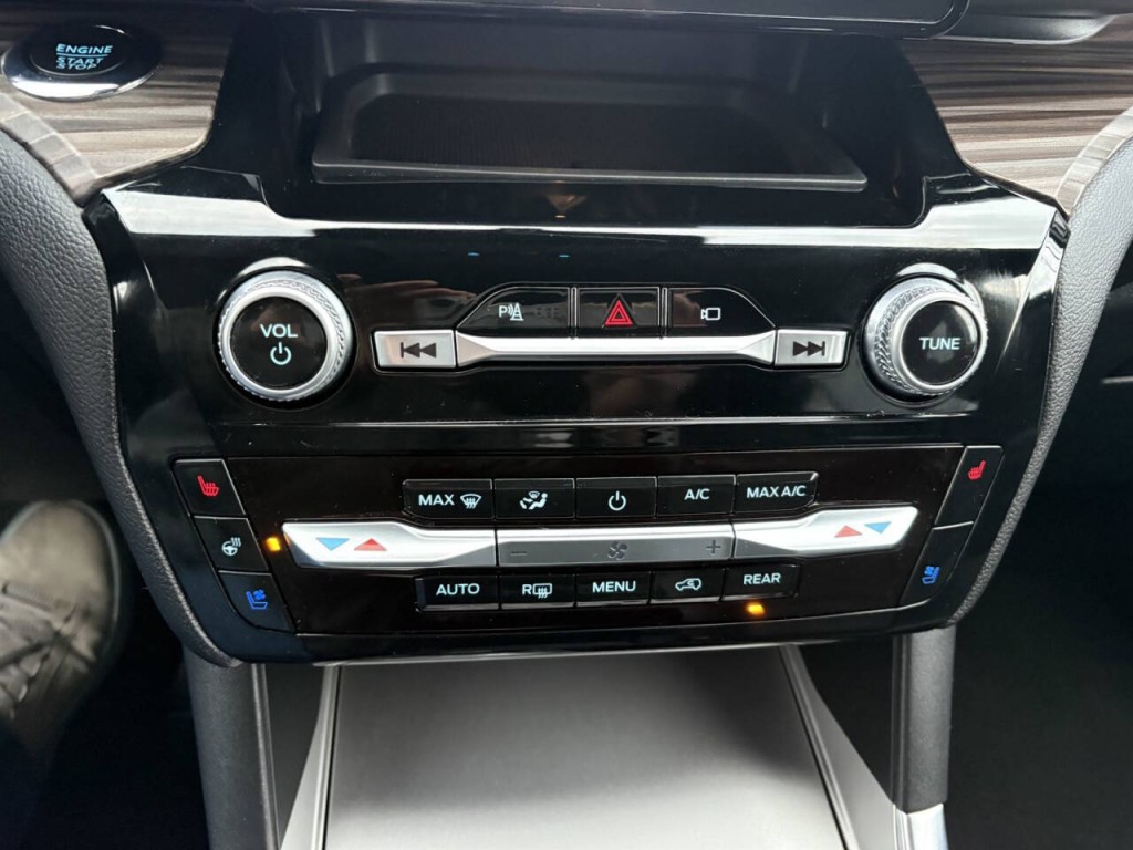 2023 Ford Explorer Image 19