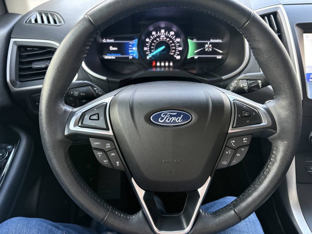 2020 Ford Edge Image 12