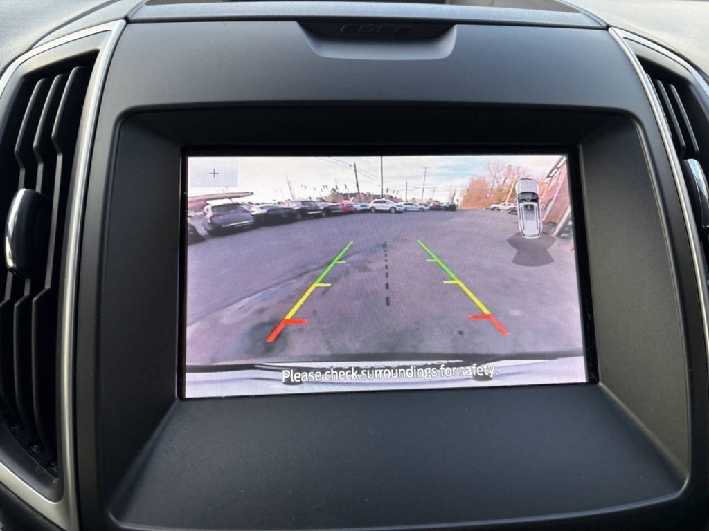 2020 Ford Edge Image 18