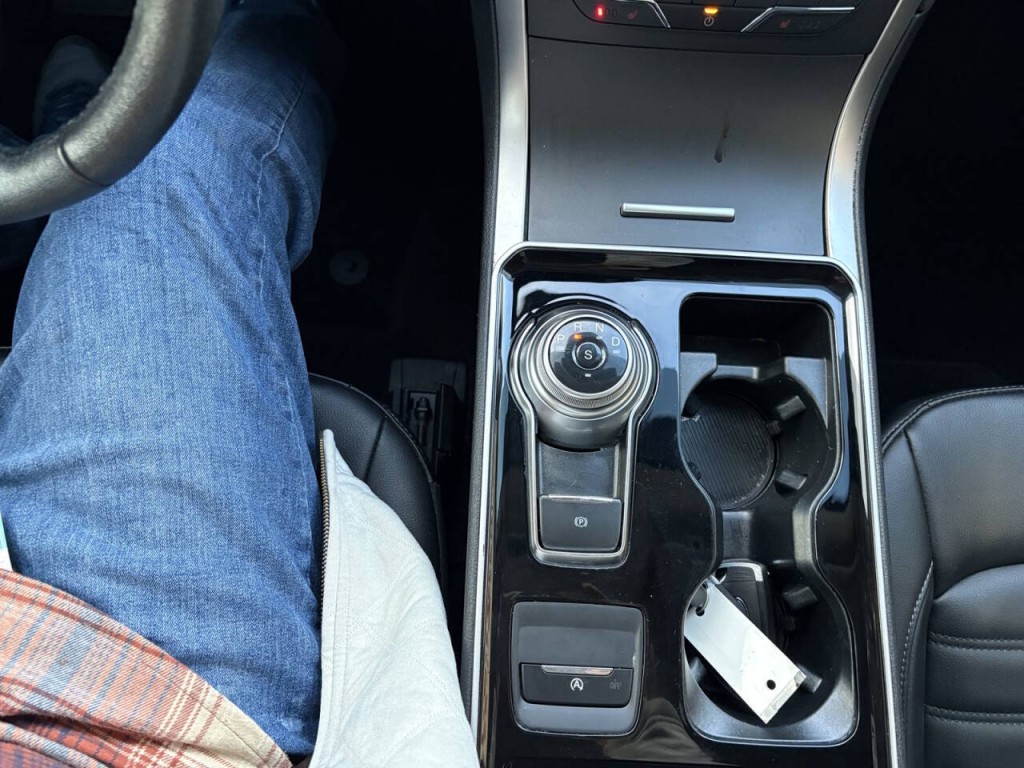 2020 Ford Edge Image 20