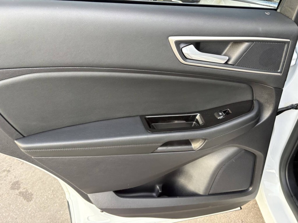 2020 Ford Edge Image 22