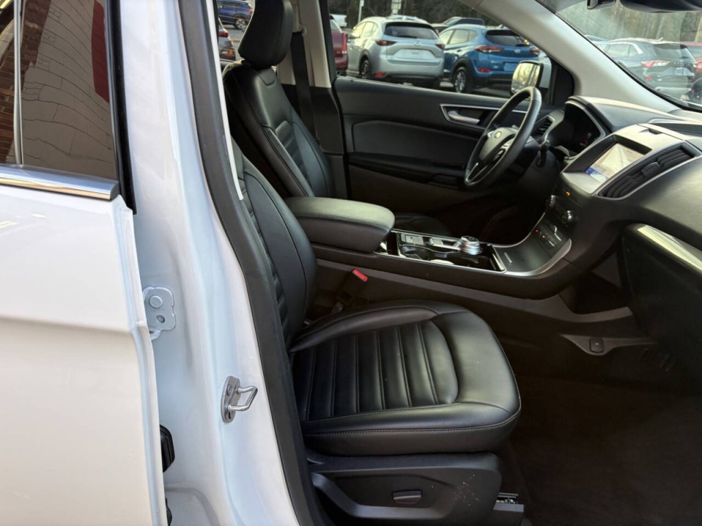 2020 Ford Edge Image 26