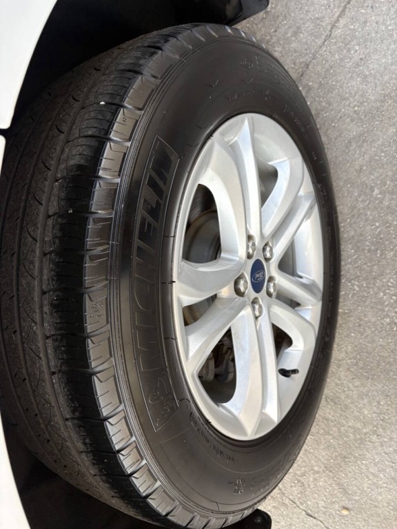 2020 Ford Edge Image 32