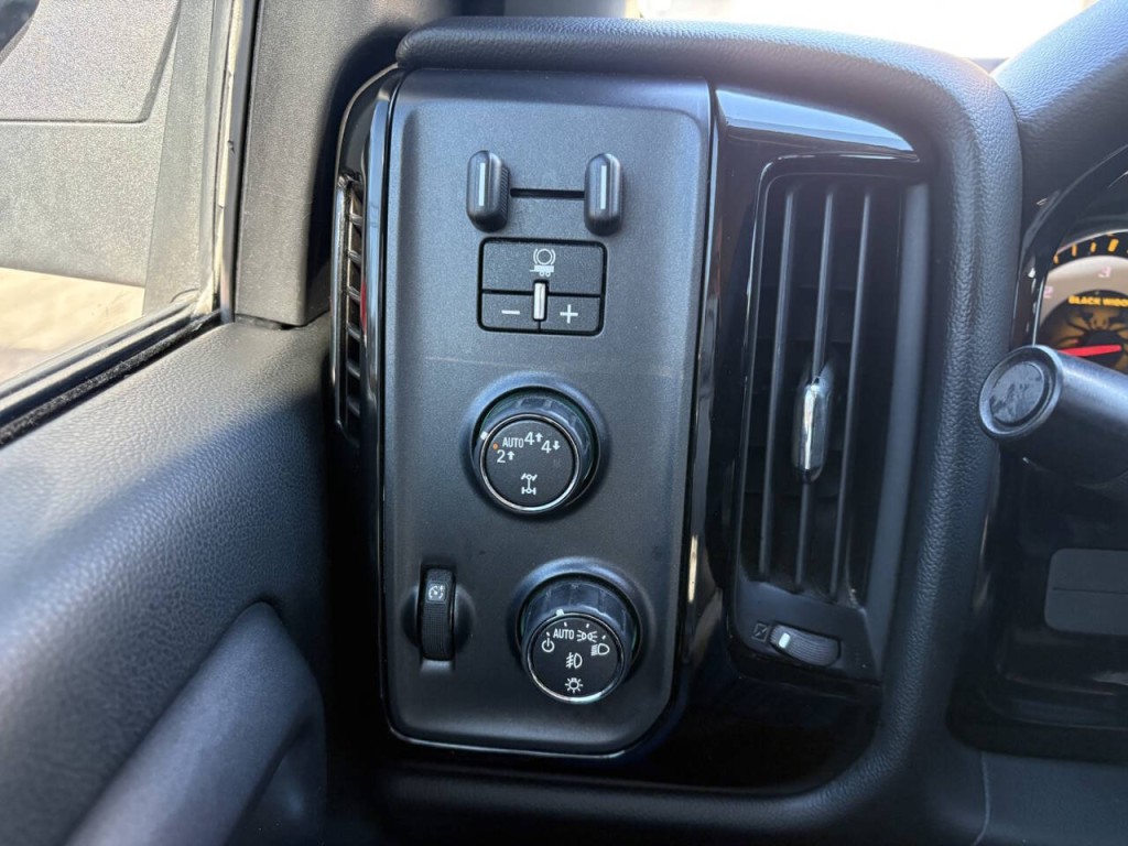 2017 Chevrolet Silverado 1500 Image 11