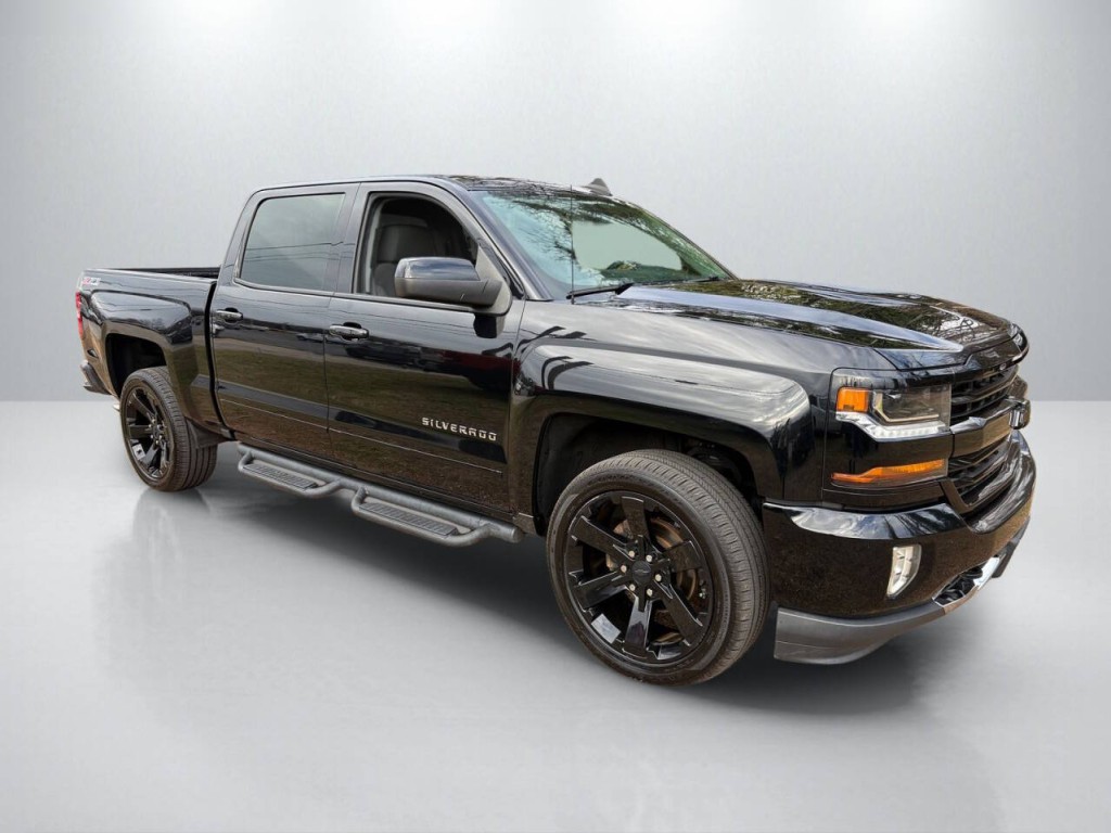 2017 Chevrolet Silverado 1500 Image 2