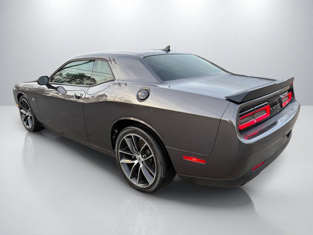 2018 Dodge Challenger Image 5